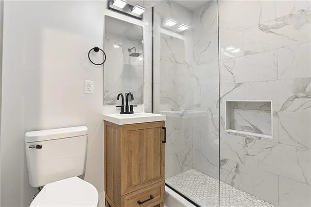 4421 Burgundy St #202 — Photo 8
