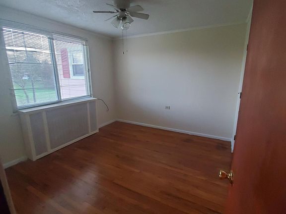 3rd image of 30 Chalmers Ln