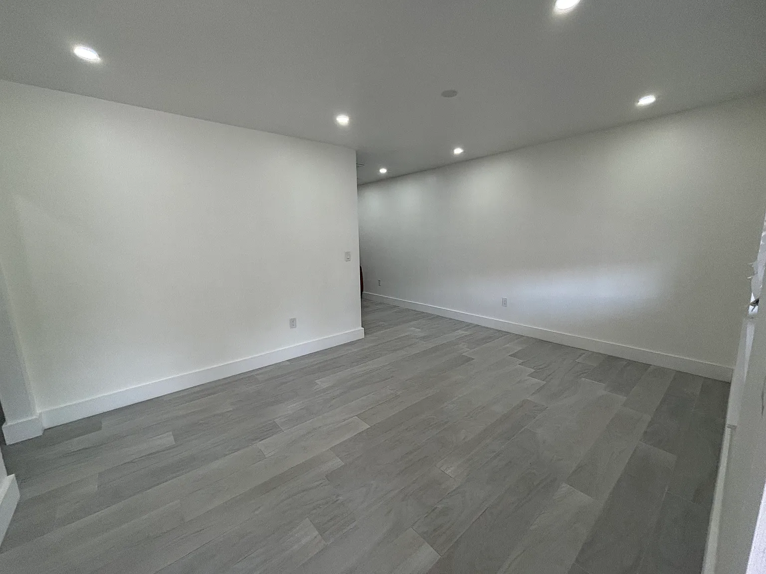 2 bed, 800 sqft, $2,600 — Photo 3