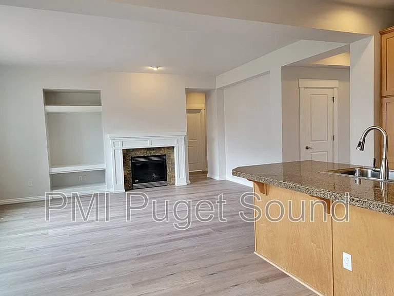 576 Mount Baker Pl NE — Photo 6