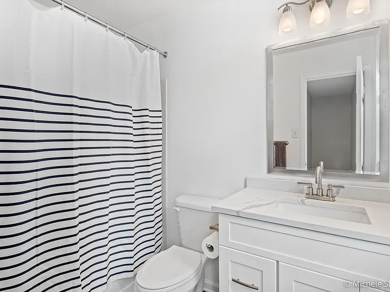 272 Yale Ct — Photo 24