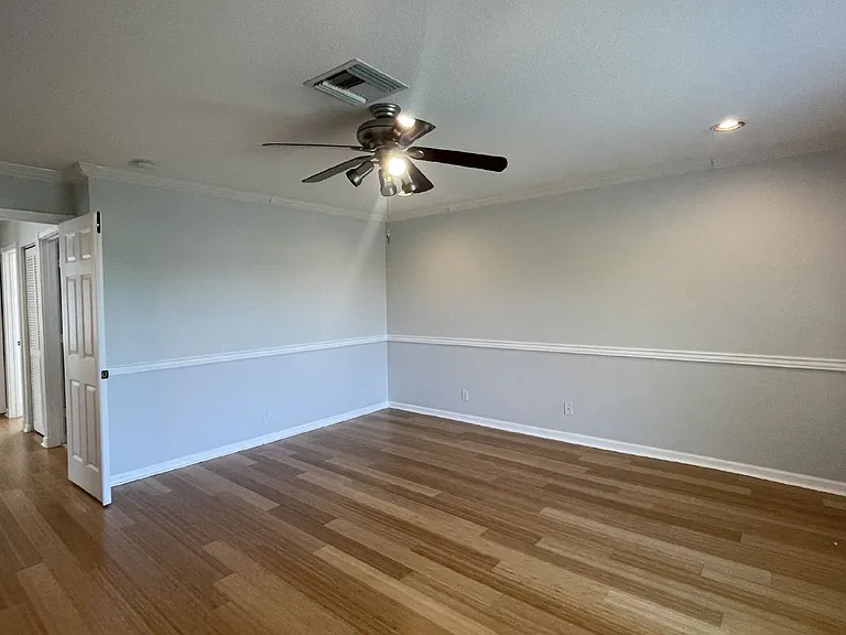 4857 Victoria Cir — Photo 5