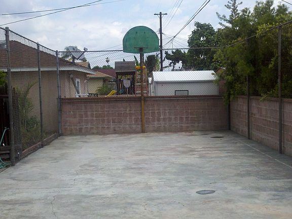 Basketball court, Call Jeff