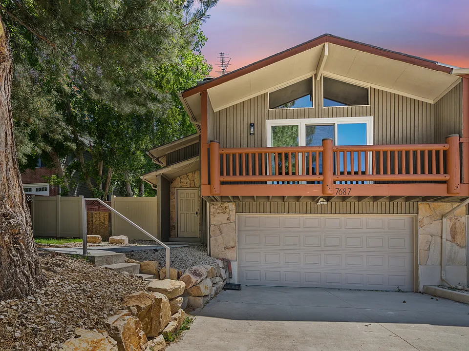7687 S Winterdale Cir