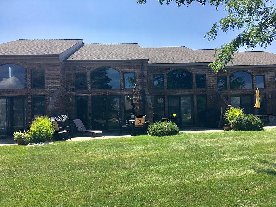 1st image of 228 Harbor Dr