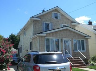 35 Hill St, Floral Park, NY 11001