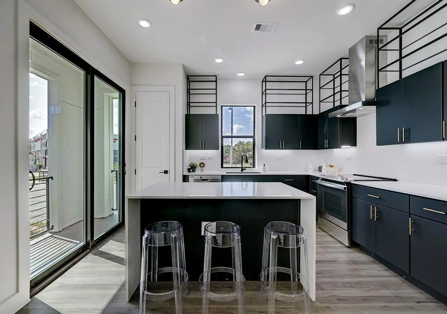 4722 Old Spanish Trl, Building B — Photo 3