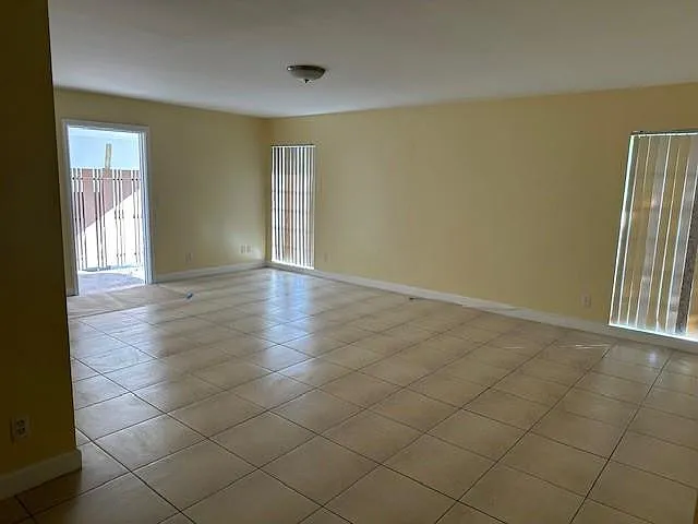 2 bed, 2.0 bath, 1684 sqft, $2,300 — Photo 4