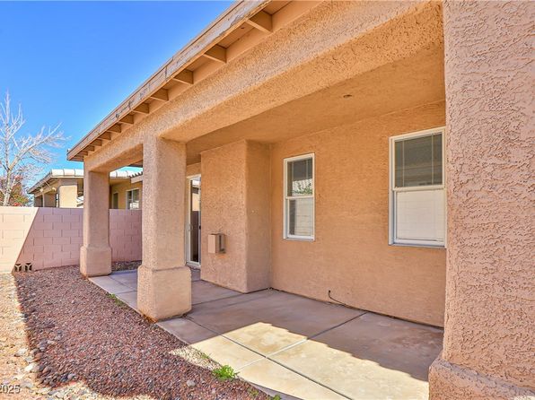 211 Crown Imperial St, Henderson, NV 89074