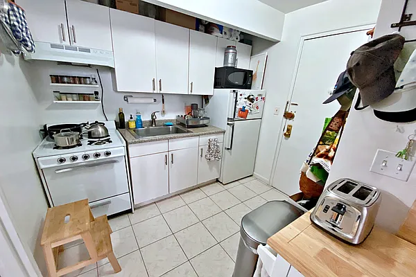 Rented by Douglas Elliman | media 11