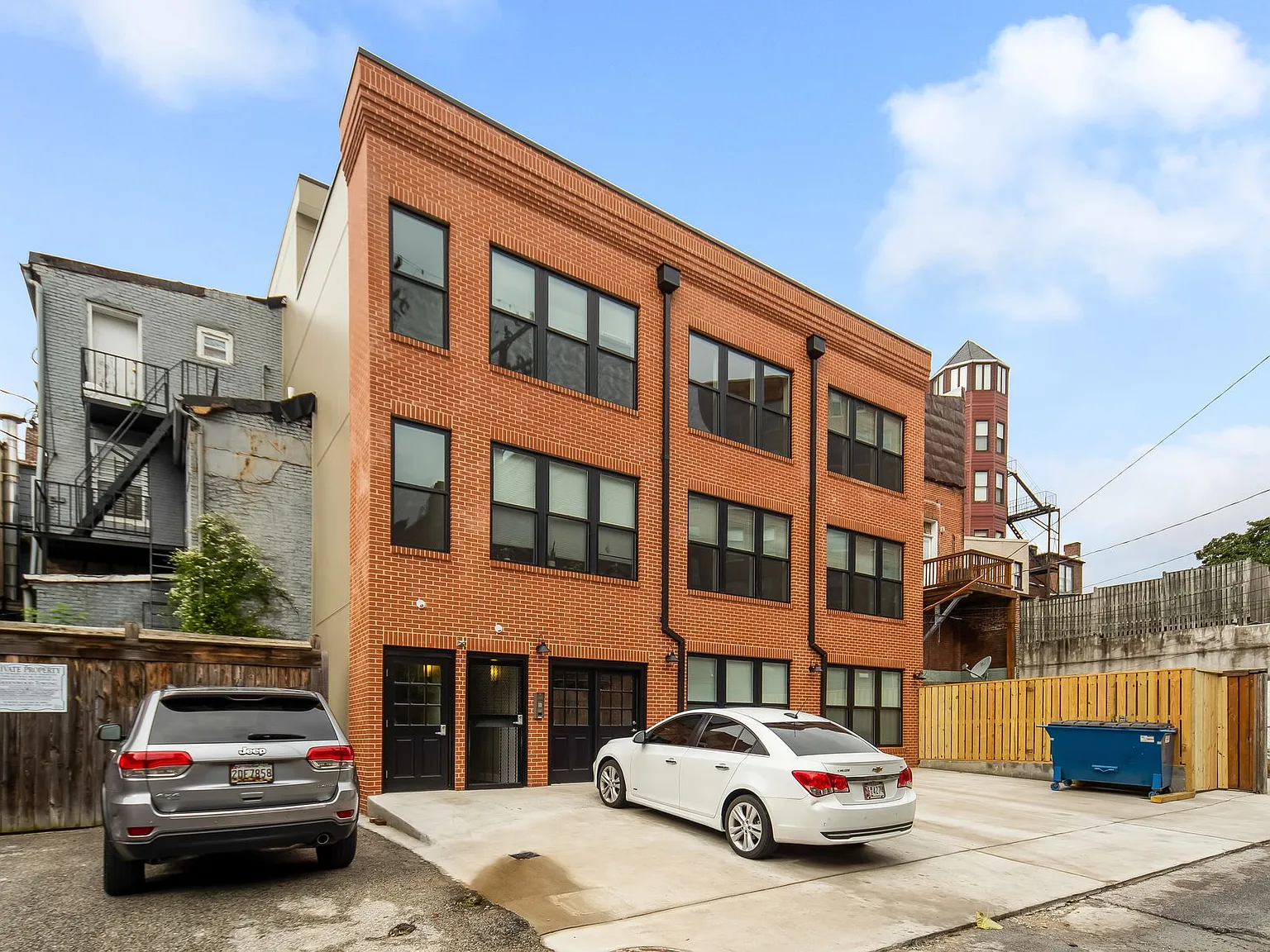 815 Park Ave — Photo 3