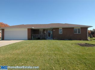 1060 N 7th St, Seward, NE 68434