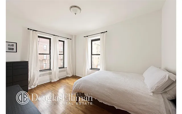 Rented by Douglas Elliman | media 31