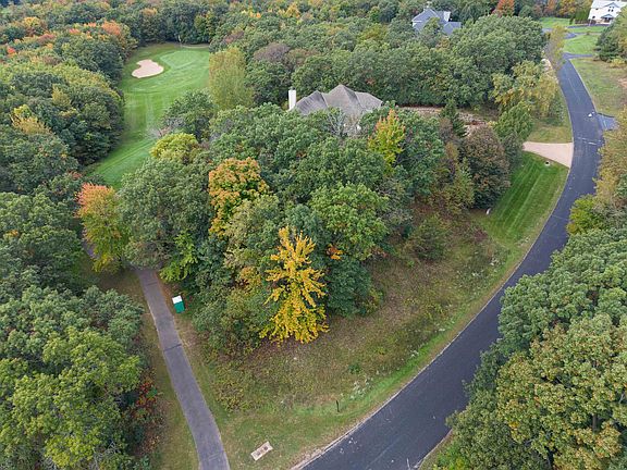 2nd image of 74 Pebblebeach Dr