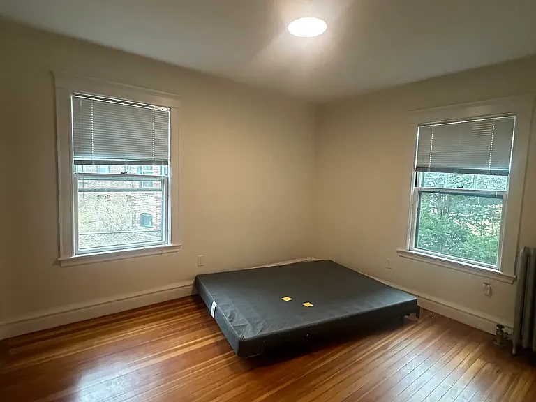 33 Concord Ave — Photo 4