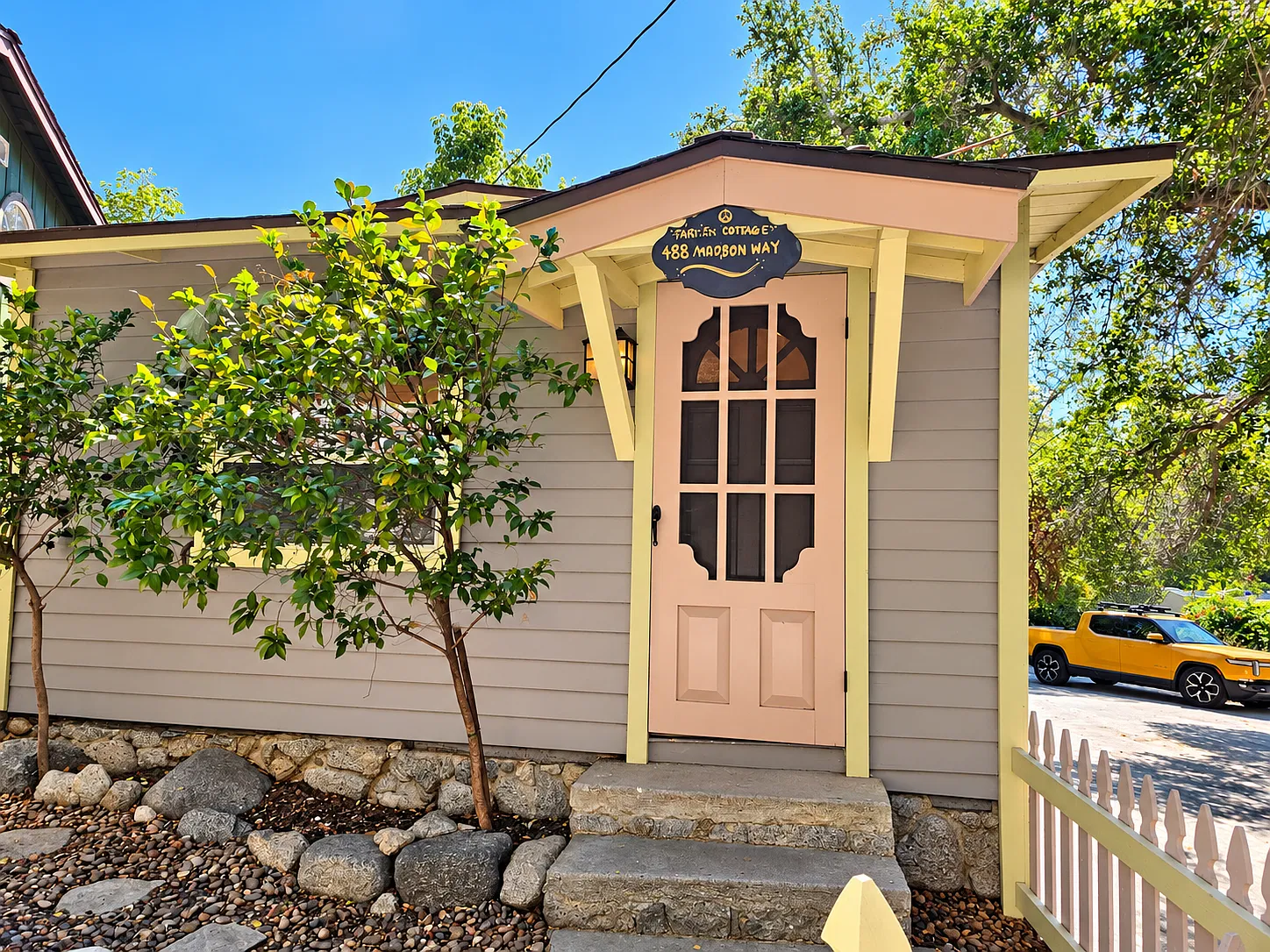 2 bed, 800 sqft, $3,195 — Photo 4