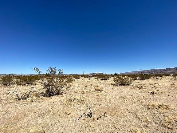 This is a buildable lot. 