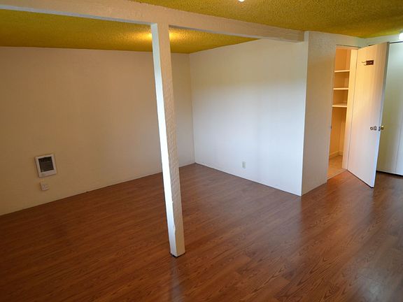 5th image of 1140 1/2 Shorewood Dr