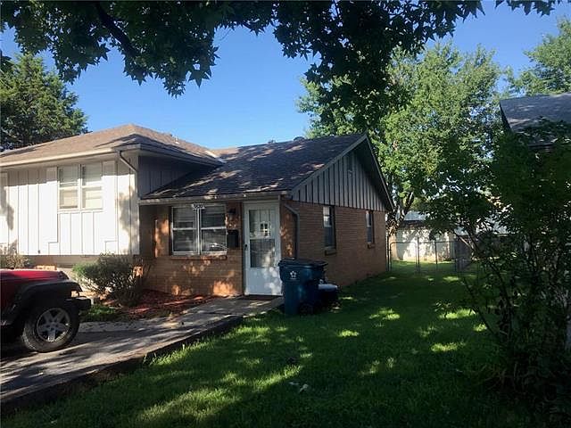 1st image of 3820 S Canterbury Pl