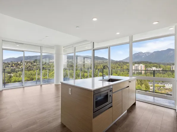 200 Klahanie Ct #1708, West Vancouver, BC V7P 0E4