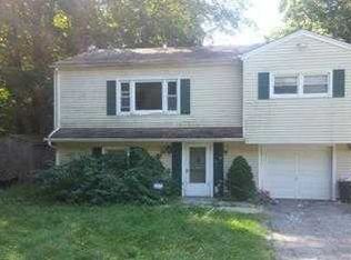 349 Skyline Dr, Ringwood, NJ 07456