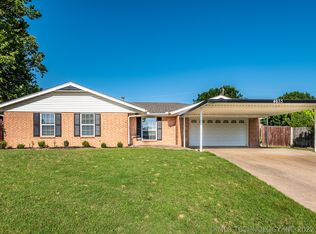 4633 SE Fenway Ct, Bartlesville, OK 74006