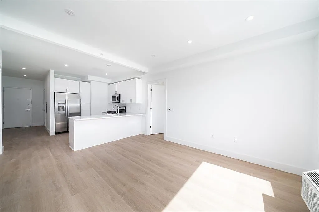 2 bed, 1150 sqft, $3,250 — Photo 2