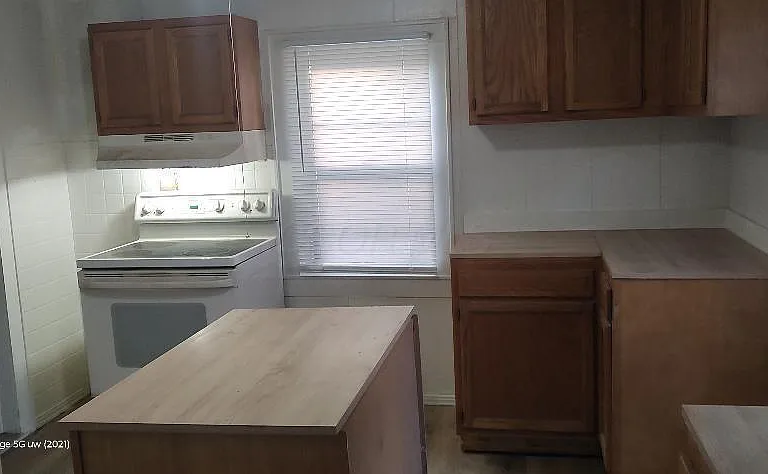 2175 Ormond Ave — Photo 3