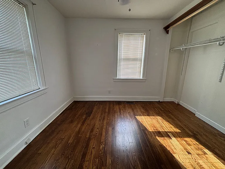 950 Morgan Ave SE — Photo 12