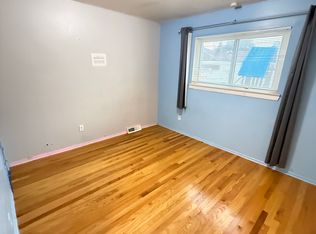 6004 Fenton St, Dearborn Heights, MI 48127