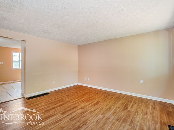 3rd image of 3293 Kenaston Dr
