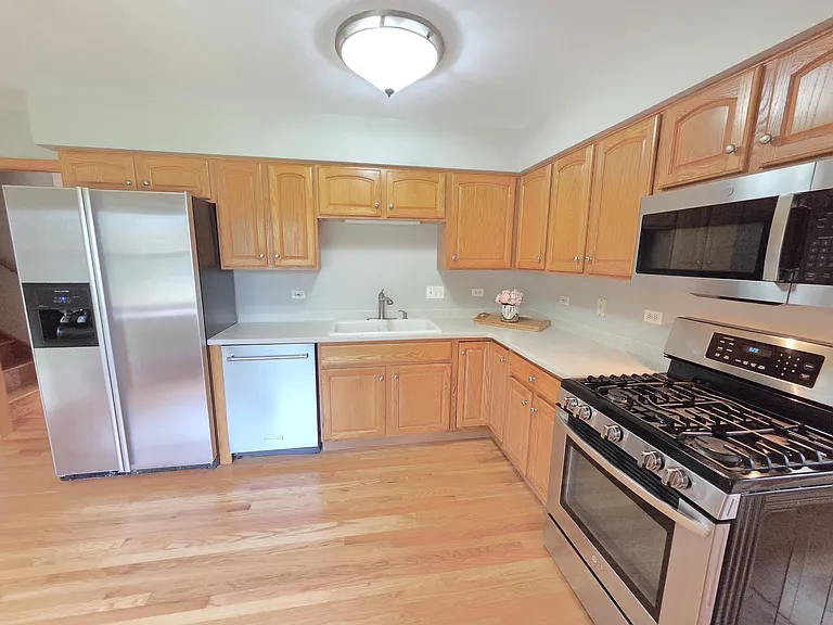 8112 Rutherford Dr — Photo 3