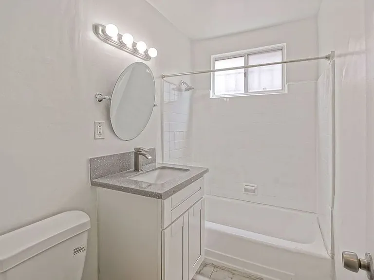 3655 Midvale Ave — Photo 16