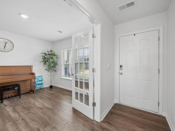 5th image of 1629 Martingale Way