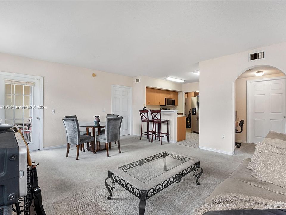 1st image of 901 Belmont Ln #901