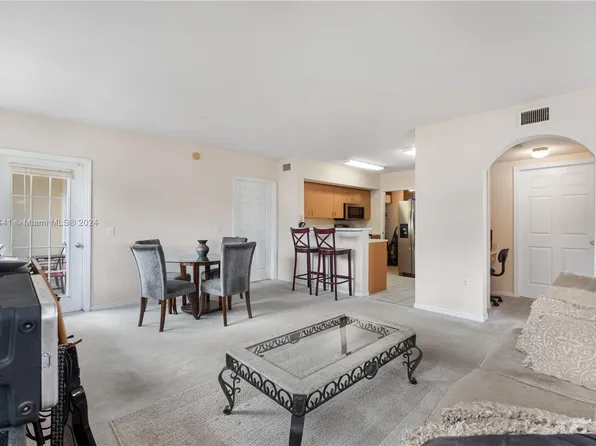 901 Belmont Ln #901, Pompano Beach, FL 33068
