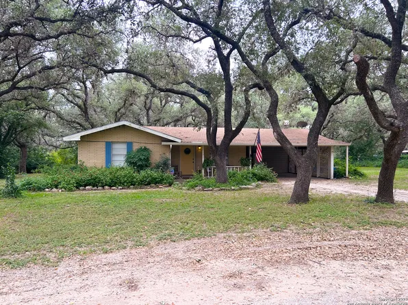 214 oak hill, Beeville, TX 78102