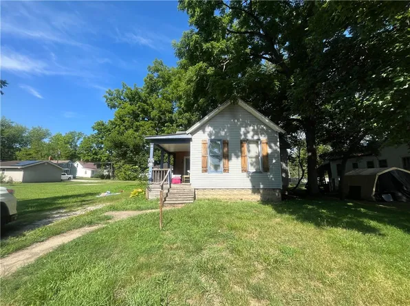 611 N Central Ave, Paris, IL 61944