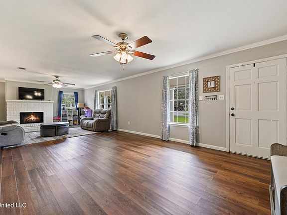 3rd image of 11539 Pine Dr