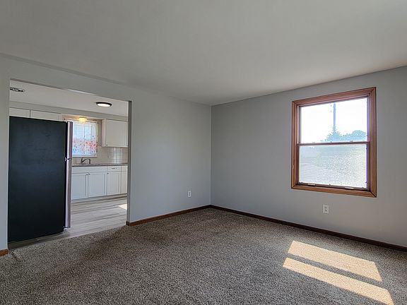 4th image of 11 Jeffrey Dr #2