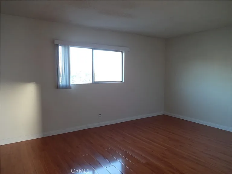 1555 Artesia Blvd — Photo 7