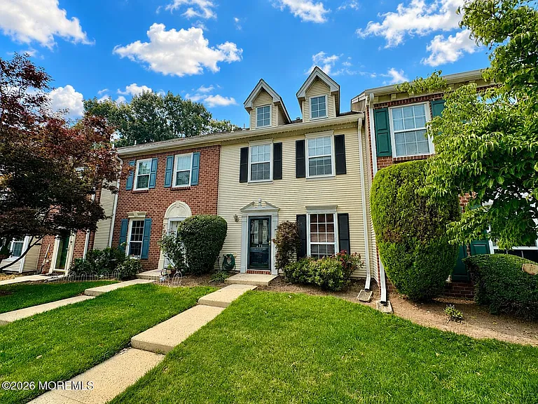 207 Lindsey Ct — Photo 13