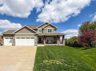 2915 Lake Vista Dr NW, Rochester, MN 55901