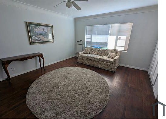 3rd image of 837 26th Ave S #837