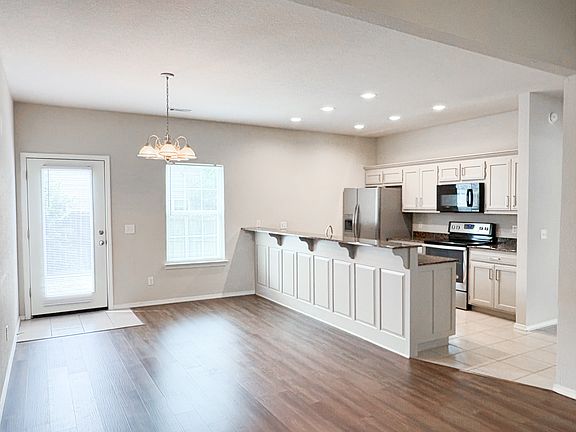 2nd image of 3007 SW Deerfield Blvd Unit 2