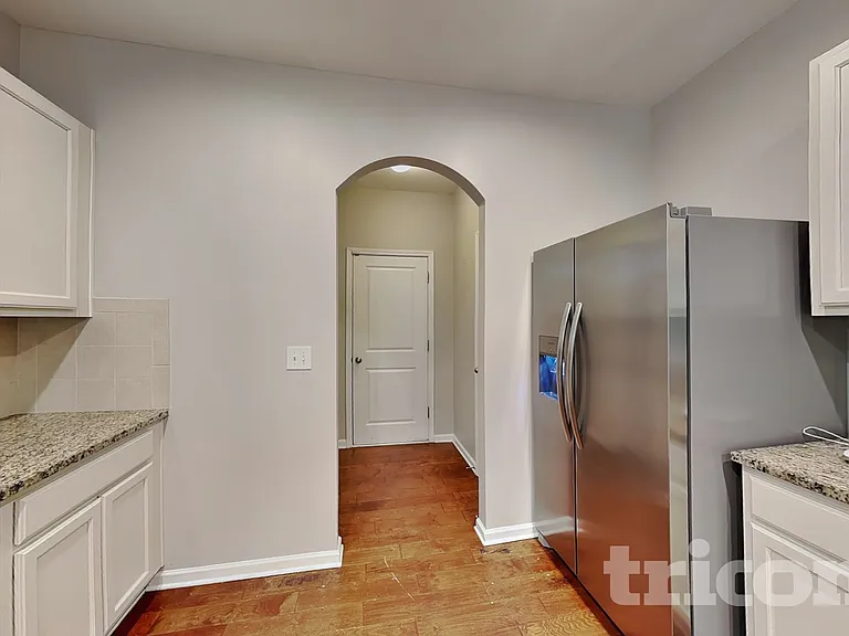 216 Stillwood Dr — Photo 5