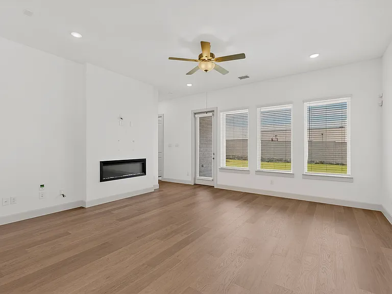 4013 Chastetree Ln — Photo 7
