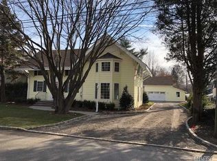 80 Cocks Ln, Locust Valley, NY 11560