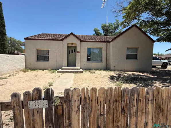 409 S 7th St, Artesia, NM 88210