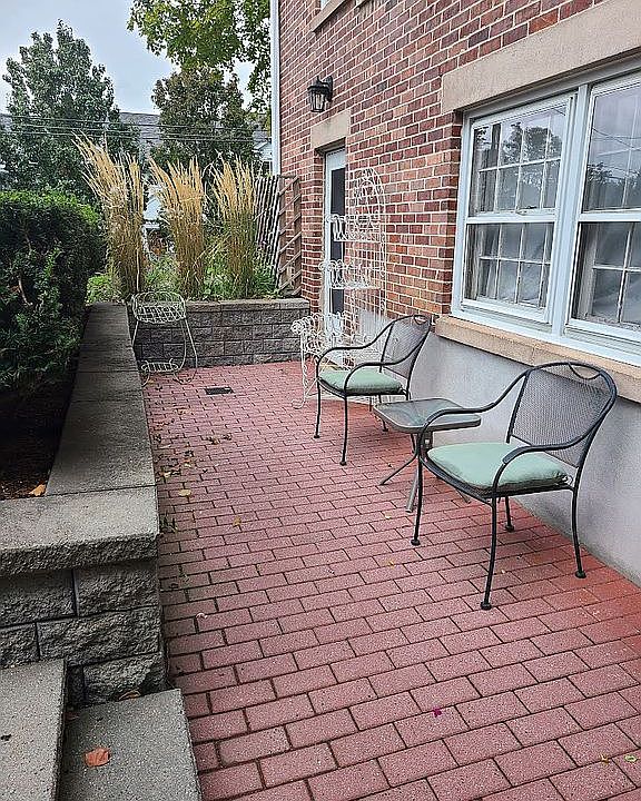 1st image of 210 Park St #23